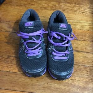Gray and Purple Nike Sneakers size 7.5